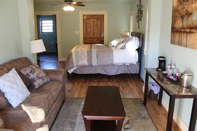 Silver Sycamore Bed & Breakfast 